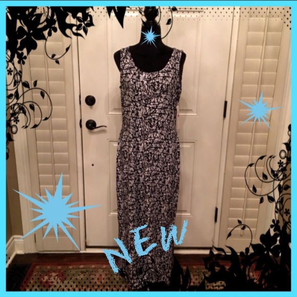 NWT Long Blk/Wht Sleeveless Dress - Picture 2 of 10